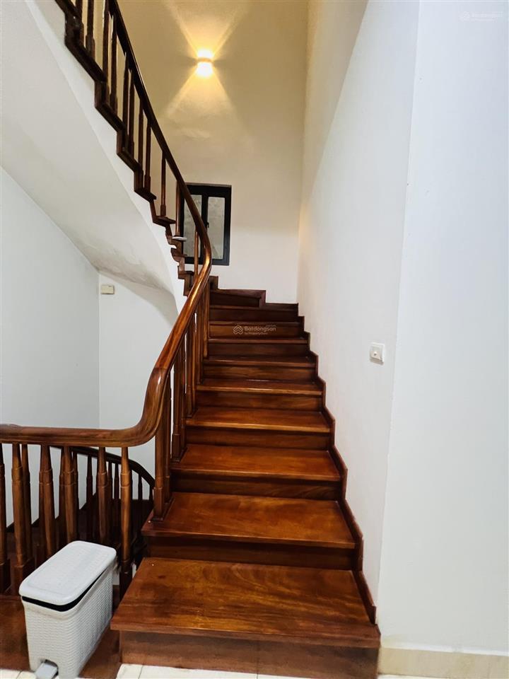 Cho thuê nr 150m2, 10 triệu vnd/tháng, 2pn, 2wc có sân vườn tại 2b ngõ 42 an dương vương, hà nội