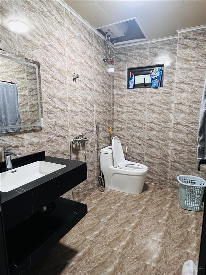Cho thuê nr 150m2, 10 triệu vnd/tháng, 2pn, 2wc có sân vườn tại 2b ngõ 42 an dương vương, hà nội