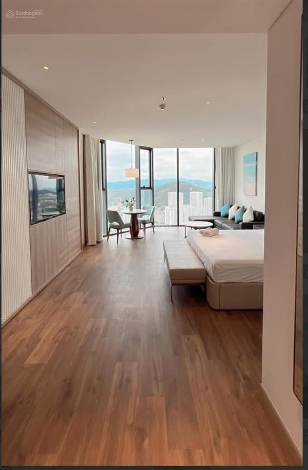 Cắt lỗ căn góc  2 tỷ 350  đẹp không tì vết chính chủ cần tiền bán gấp căn góc 2 mặt thoáng.