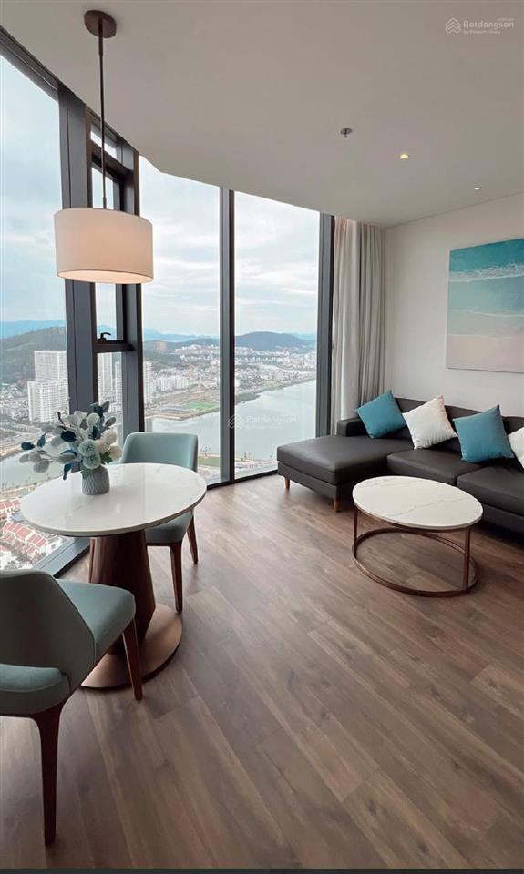 Cắt lỗ căn góc  2 tỷ 350  đẹp không tì vết chính chủ cần tiền bán gấp căn góc 2 mặt thoáng.