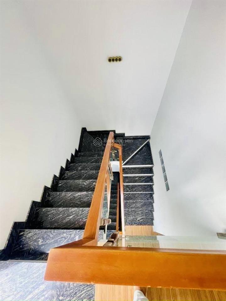 Gấp định cư giảm 500 triệu  bán nhanh 4 tầng  4m3x18m  hẻm xe hơi  phạm văn bạch