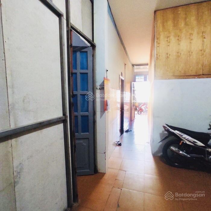 Nhà bình tân 111m2 chủ ngộp gấp bán  ngang hiếm 7m hẻm xe hơi sát khu tên lửa  shr vuông vức