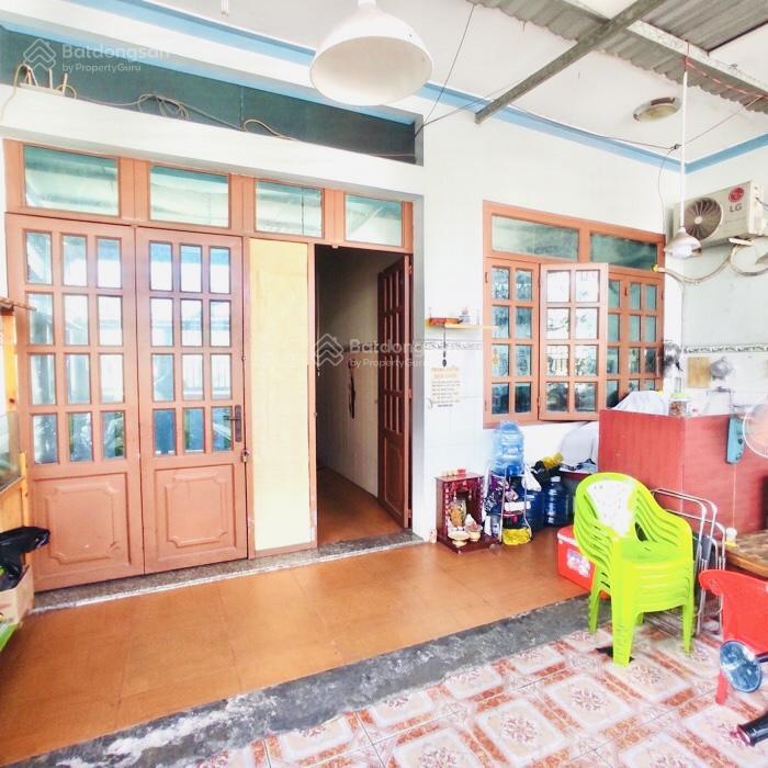 Nhà bình tân 111m2 chủ ngộp gấp bán  ngang hiếm 7m hẻm xe hơi sát khu tên lửa  shr vuông vức