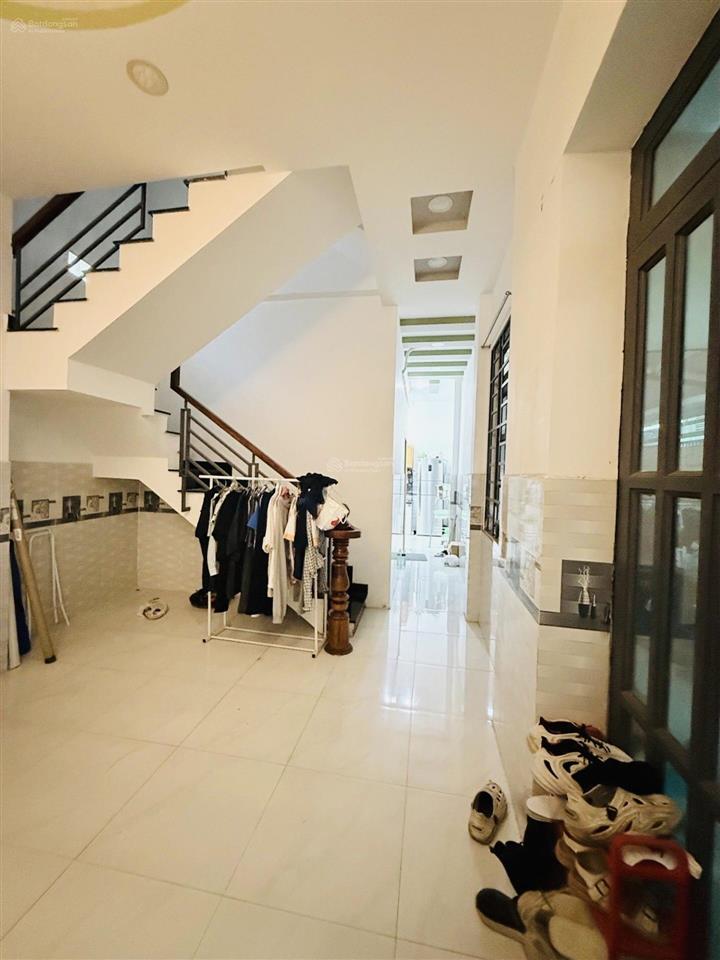124m2 ngay tỉnh lộ 10 giáp khu tên lửa bình tân, chủ đi định cư nên bán gấp, shr hoàn công