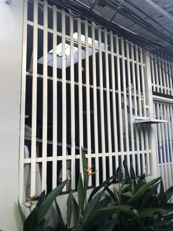 Nhà 80m2 giảm 330triệu cách 50m ra mặt tiền hương lộ 2 chỉ 4.35tỷ, giáp mã lò với ql1a shr không qh