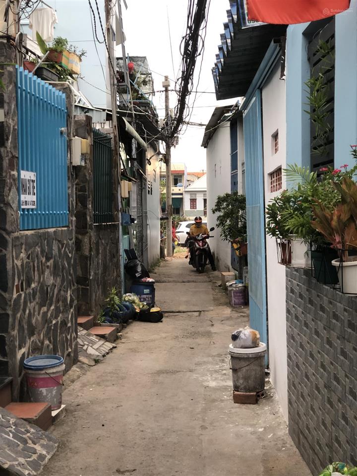 104m2 c4 cũ tiện xây mới hẻm thông, ngay chợ bà hom tỉnh lộ 10, tân tạo, shr hoàn công đủ