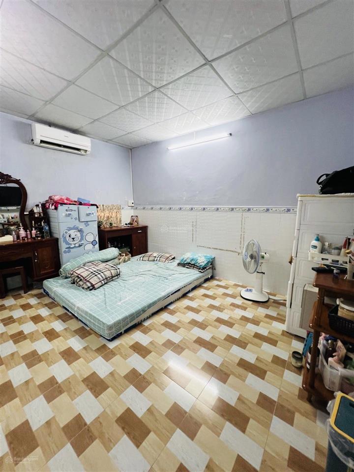 104m2 c4 cũ tiện xây mới hẻm thông, ngay chợ bà hom tỉnh lộ 10, tân tạo, shr hoàn công đủ