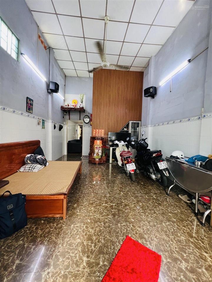 104m2 c4 cũ tiện xây mới hẻm thông, ngay chợ bà hom tỉnh lộ 10, tân tạo, shr hoàn công đủ