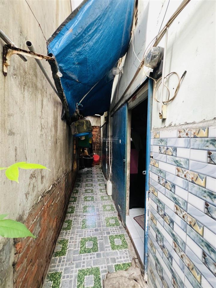 104m2 c4 cũ tiện xây mới hẻm thông, ngay chợ bà hom tỉnh lộ 10, tân tạo, shr hoàn công đủ