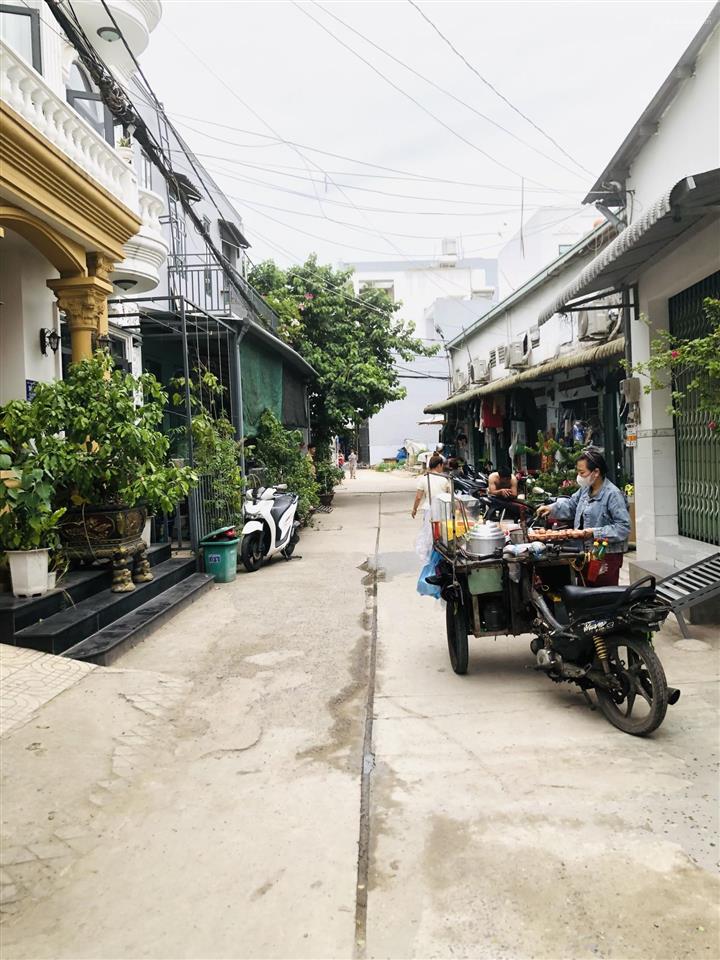 Biệt phủ 82m2 ngang hiếm 10.2m hxh chỉ 6.8 tỷ, xe hơi ngủ trong nhà ngay chợ bà hom tỉnh lộ 10, shr