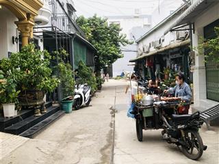 Biệt phủ 82m2 ngang hiếm 10.2m hxh chỉ 6.8 tỷ, xe hơi ngủ trong nhà ngay chợ bà hom tỉnh lộ 10, shr