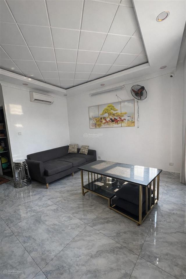 Biệt phủ 82m2 ngang hiếm 10.2m hxh chỉ 6.8 tỷ, xe hơi ngủ trong nhà ngay chợ bà hom tỉnh lộ 10, shr