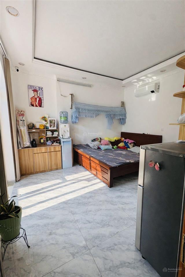 Biệt phủ 82m2 ngang hiếm 10.2m hxh chỉ 6.8 tỷ, xe hơi ngủ trong nhà ngay chợ bà hom tỉnh lộ 10, shr