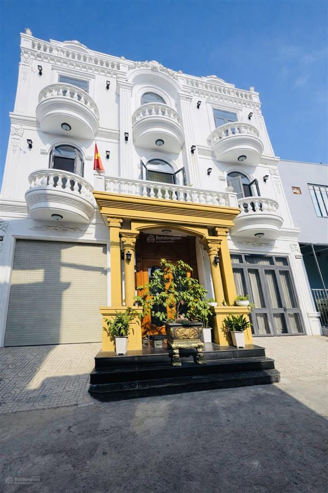 Biệt phủ 82m2 ngang hiếm 10.2m hxh chỉ 6.8 tỷ, xe hơi ngủ trong nhà ngay chợ bà hom tỉnh lộ 10, shr