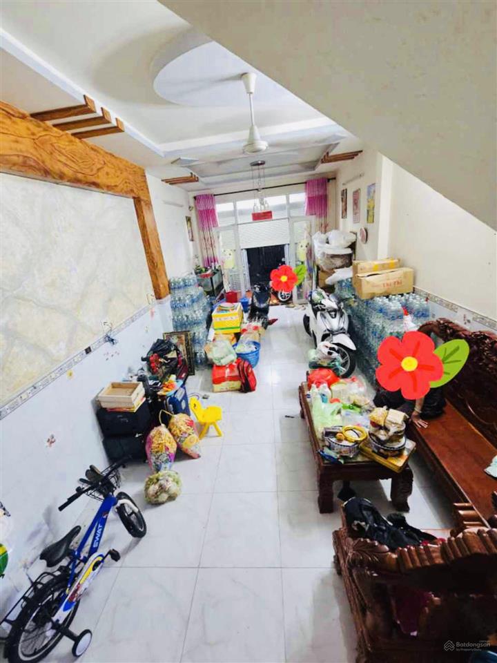 Bán nhà đường tỉnh lộ 10, phường tân tạo, quận bình tân, cách tên lửa 5 phút, hẻm xe tải 6m thông.