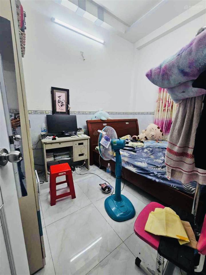 Bán nhà đường tỉnh lộ 10, phường tân tạo, quận bình tân, cách tên lửa 5 phút, hẻm xe tải 6m thông.
