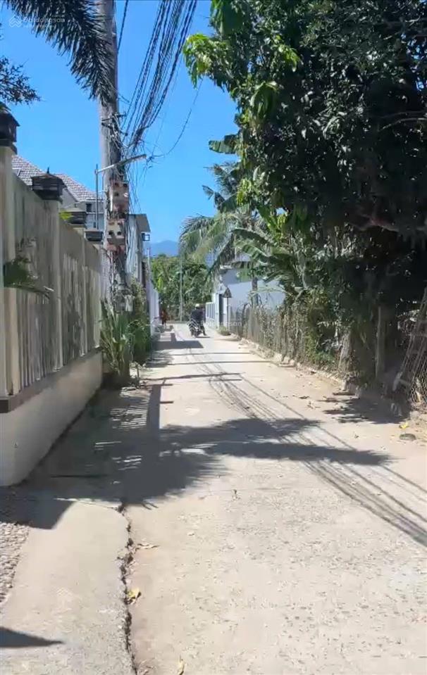 Bán nhà đẹp diên an diên khánh. giá giảm chỉ còn 8,5 tỷ