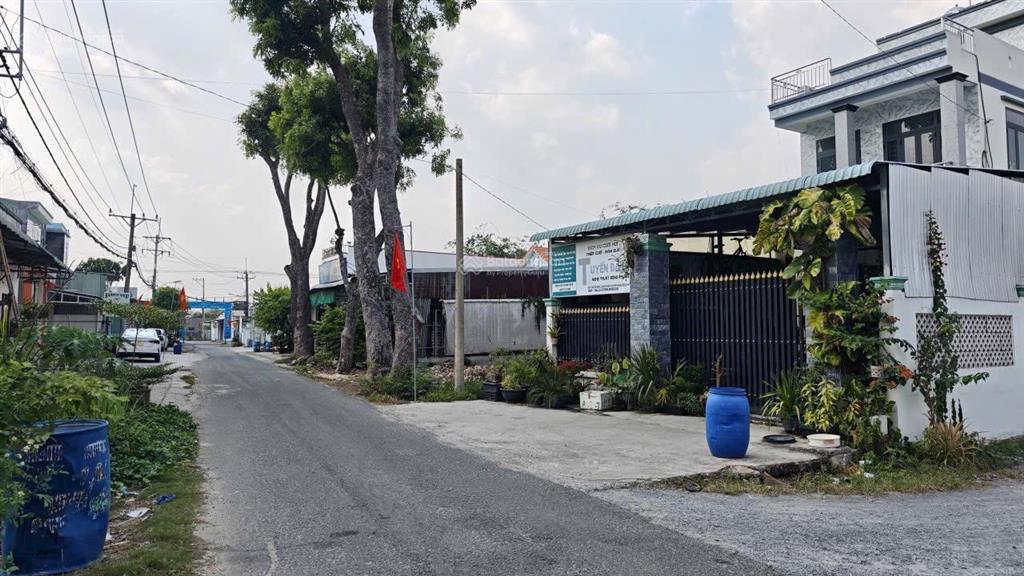 Tôi chính chủ gửi lô góc 2 mặt tiền 11x19 có thổ cư rẻ mong gặp được khách thiện trí nhanh gọn