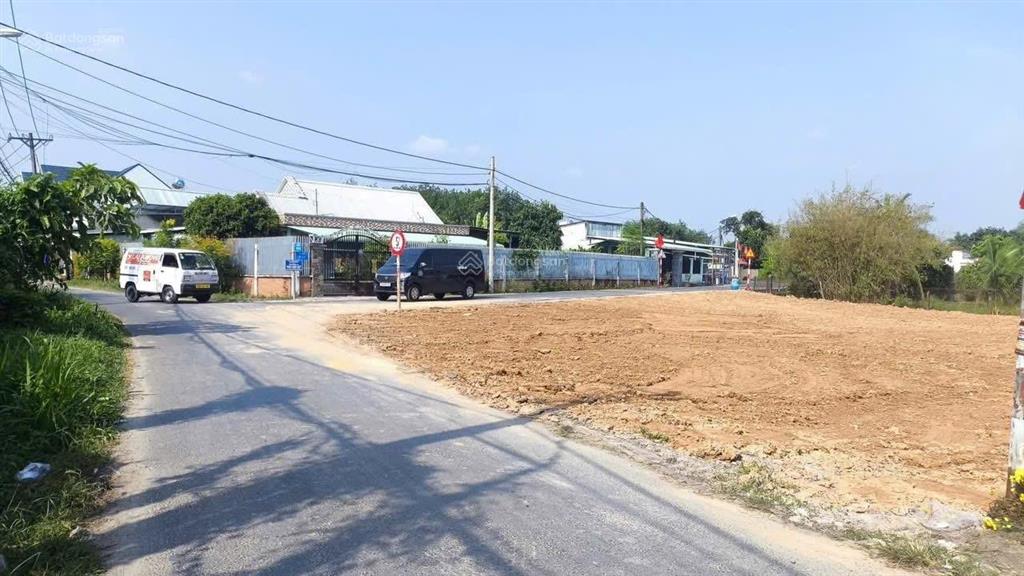 Tôi chính chủ gửi lô góc 2 mặt tiền 11x19 có thổ cư rẻ mong gặp được khách thiện trí nhanh gọn
