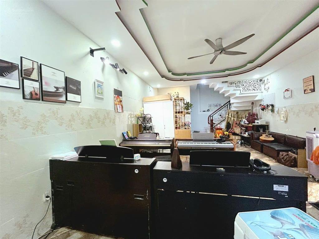 Nhà 3tầng ,mt đường số, cách đặng văn bi chỉ vài bước chân , 70m2 ,ngang bề thế 5m , 4pn ,nhỉnh 7tỷ