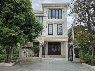 Biệt thự 3 tầng mặt tiền đường đồng khởi, huế