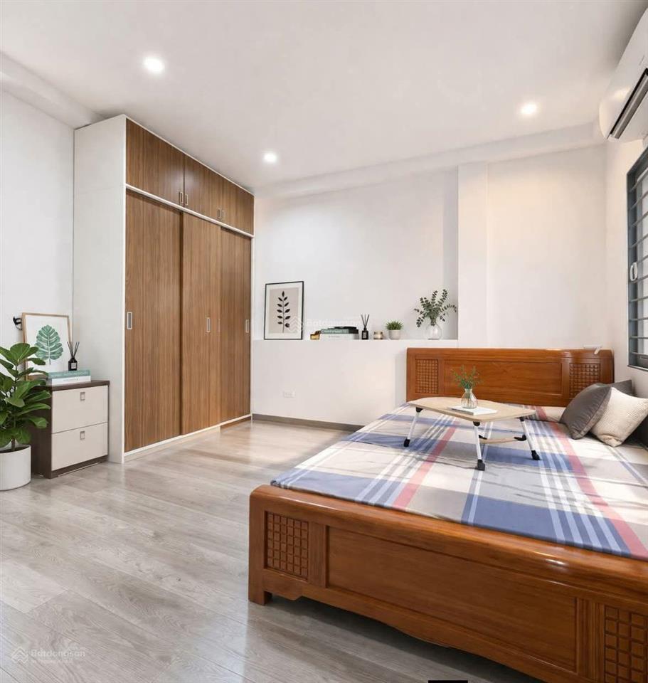 Bán nhà mỹ đình  chỉ nhỉnh 8tỉ  5 tầng  40m2  dân xây đẹp chắc chắn  gần ôtô full nội thất