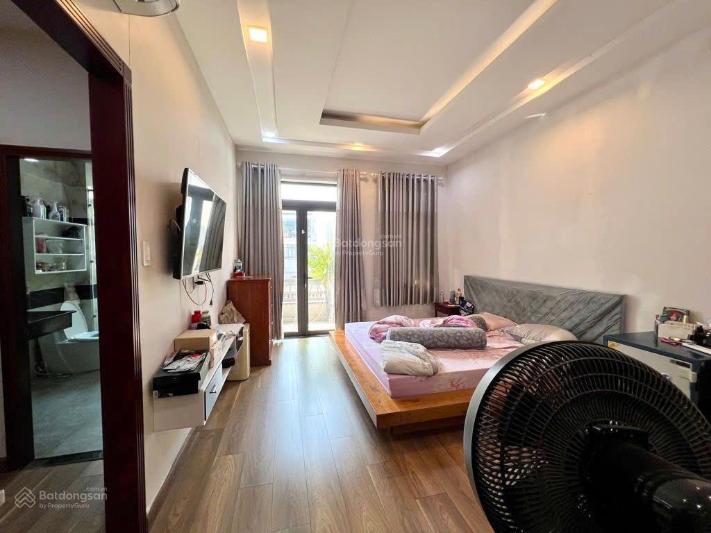 Cần bán nhà hẻm xe hơi đường gò dầu nhà 4 tầng dt 6x19m giá 16 tỷ thương lượng  0902 537 ***