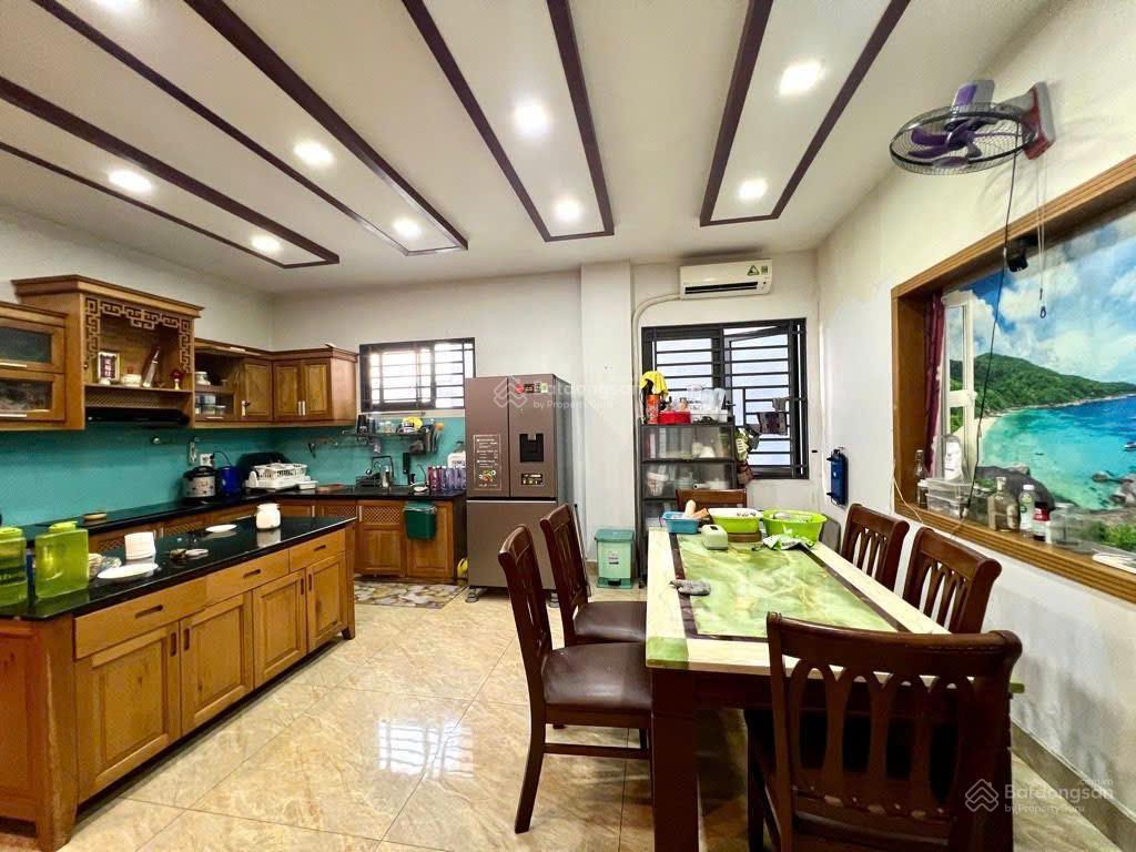 Cần bán nhà hẻm xe hơi đường gò dầu nhà 4 tầng dt 6x19m giá 16 tỷ thương lượng  0902 537 ***