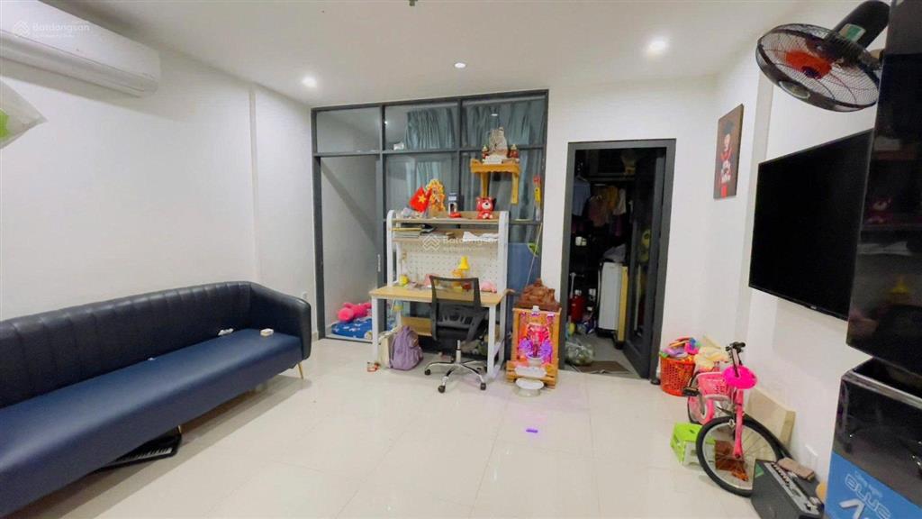 Bán gấp căn hộ studio vinhomes grand park quận 9, nhà có nội thất, sẵn sổ hồng công chứng ngay