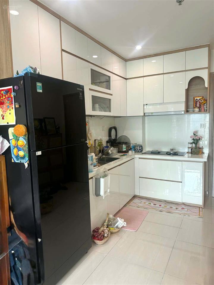 Chính chủ cần bán căn 2 phòng ngủ vinhomes grand park quận 9, tặng lại bếp rèm như hình  đã có sổ