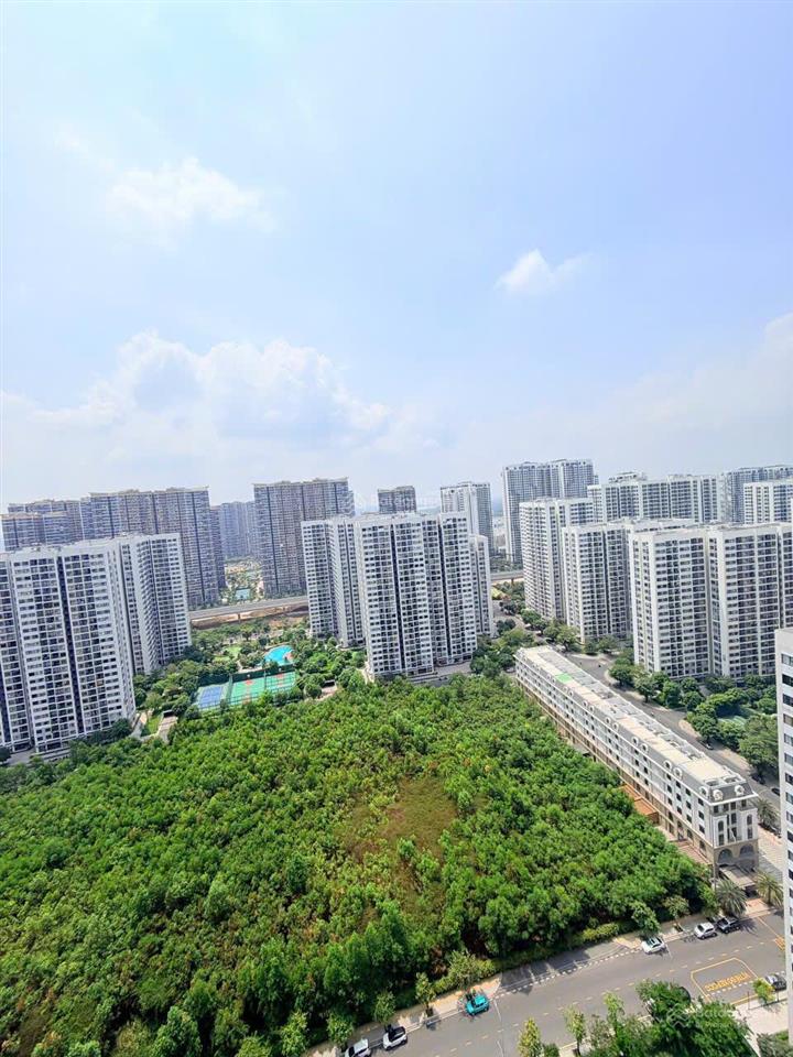 Chủ nhà cần bán gấp căn 1pn+ s9.02 vinhomes grand park, view nội khu và sông đẹp, thoáng mát.