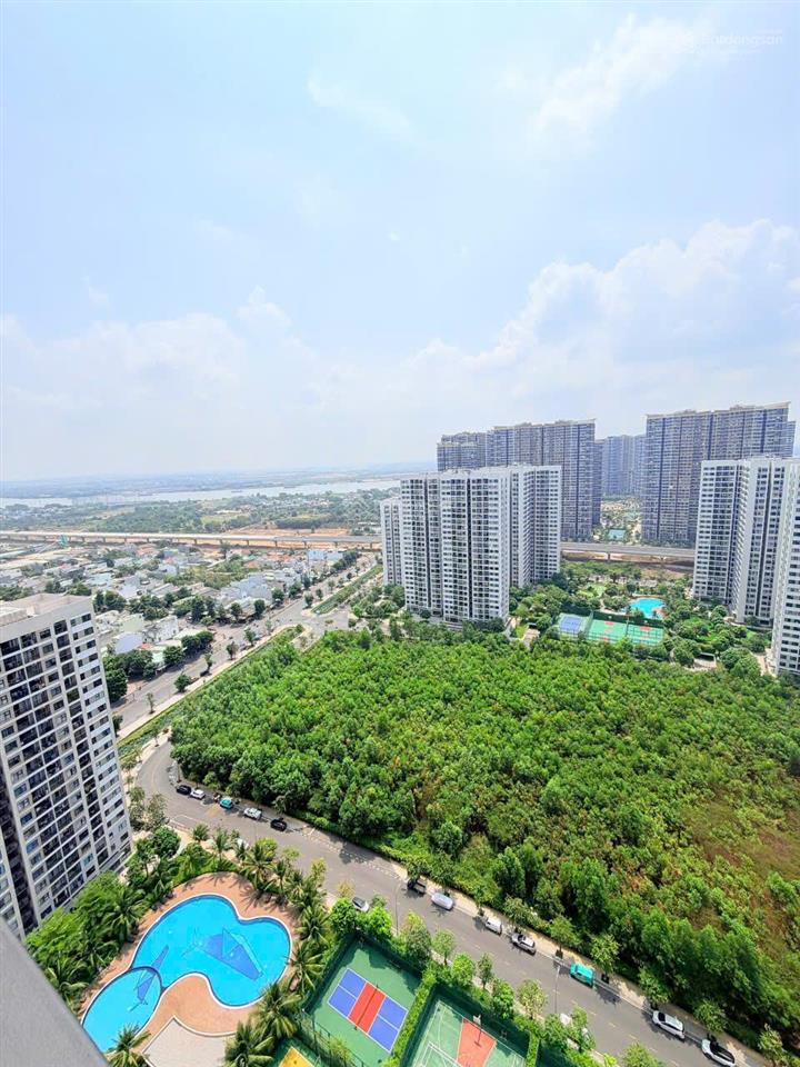 Chủ nhà cần bán gấp căn 1pn+ s9.02 vinhomes grand park, view nội khu và sông đẹp, thoáng mát.