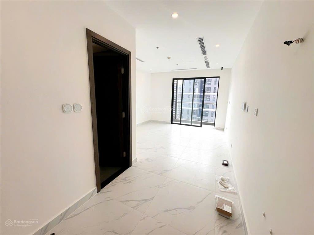 Cần bán căn hộ cao cấp the beverly  căn studio, tầng cao thoáng mát & view đẹp.