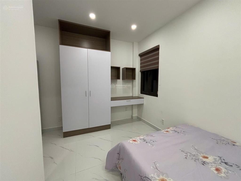 Bán nhà ngay chân cầu vượt ngã tư ga, khu đồng bộ cao tầng.