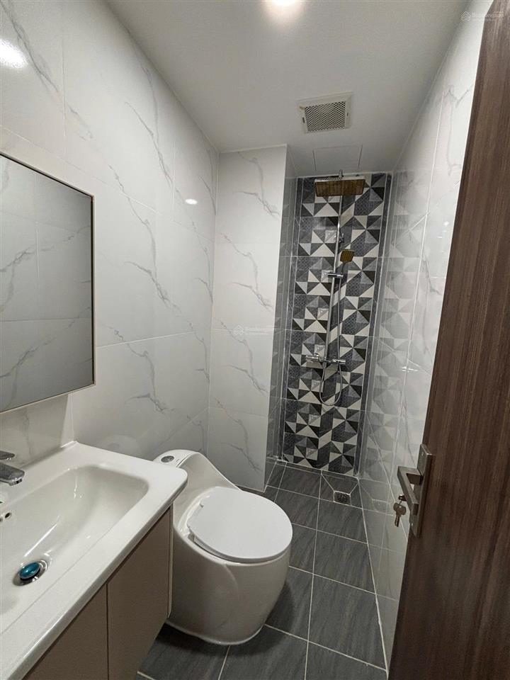 Bán nhà ngay chân cầu vượt ngã tư ga, khu đồng bộ cao tầng.