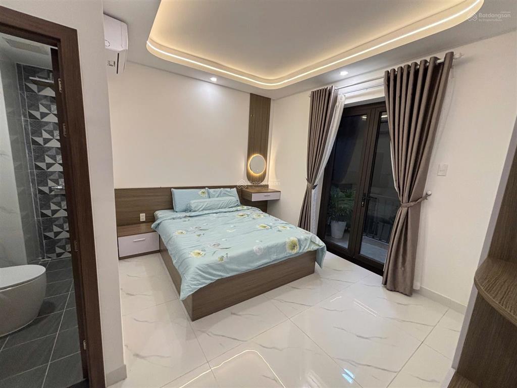 Bán nhà ngay chân cầu vượt ngã tư ga, khu đồng bộ cao tầng.