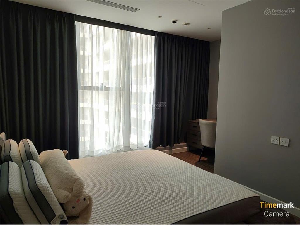 Cần bán gấp căn hộ sunshine sky city q7 2pn 2wc full nội thất. giá chỉ 6 tỷ 5 còn thương lượng