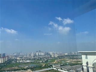 Bán căn penhouse sunshine riverside  dt 210m2  4pn 3vs. nội thất cơ bản. sẵn sổ. có slot oto