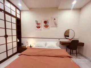 Cho thuê căn liền kề full nội thất ở vin 3