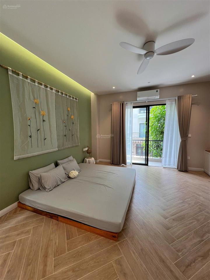 Chính chủ cho thuê gấp căn 5 tầng chỉ 13 triệu/th có thang máy