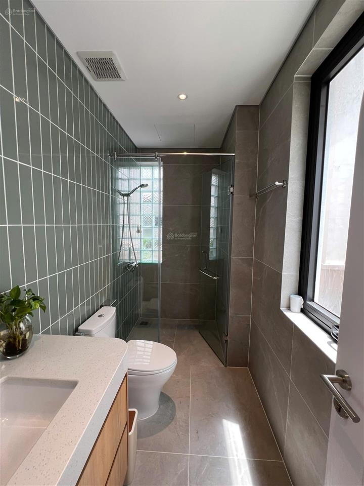 Chính chủ cho thuê gấp căn 5 tầng chỉ 13 triệu/th có thang máy