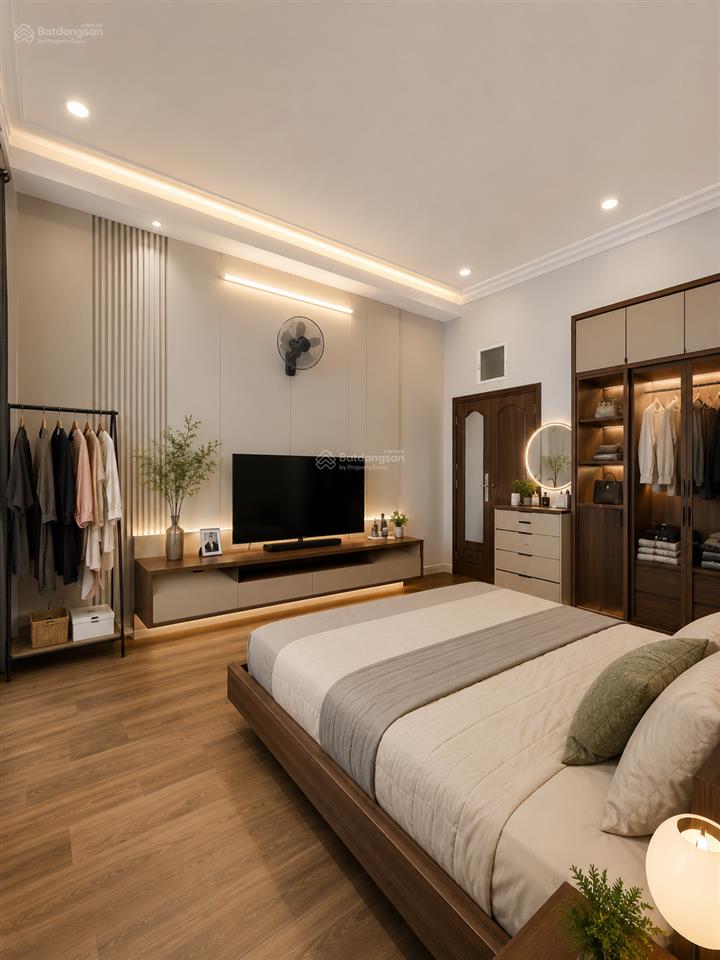Cách 1 nhà ra 2 phố  mt 5,5 m x 45 m2  trần duy hưng  nhỉnh 14 tỷ