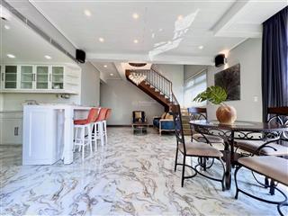 Bán penthouse chung cư star hill, phú mỹ hưng căn góc dt 242m2 3pn 3wc đầy đủ nội thất