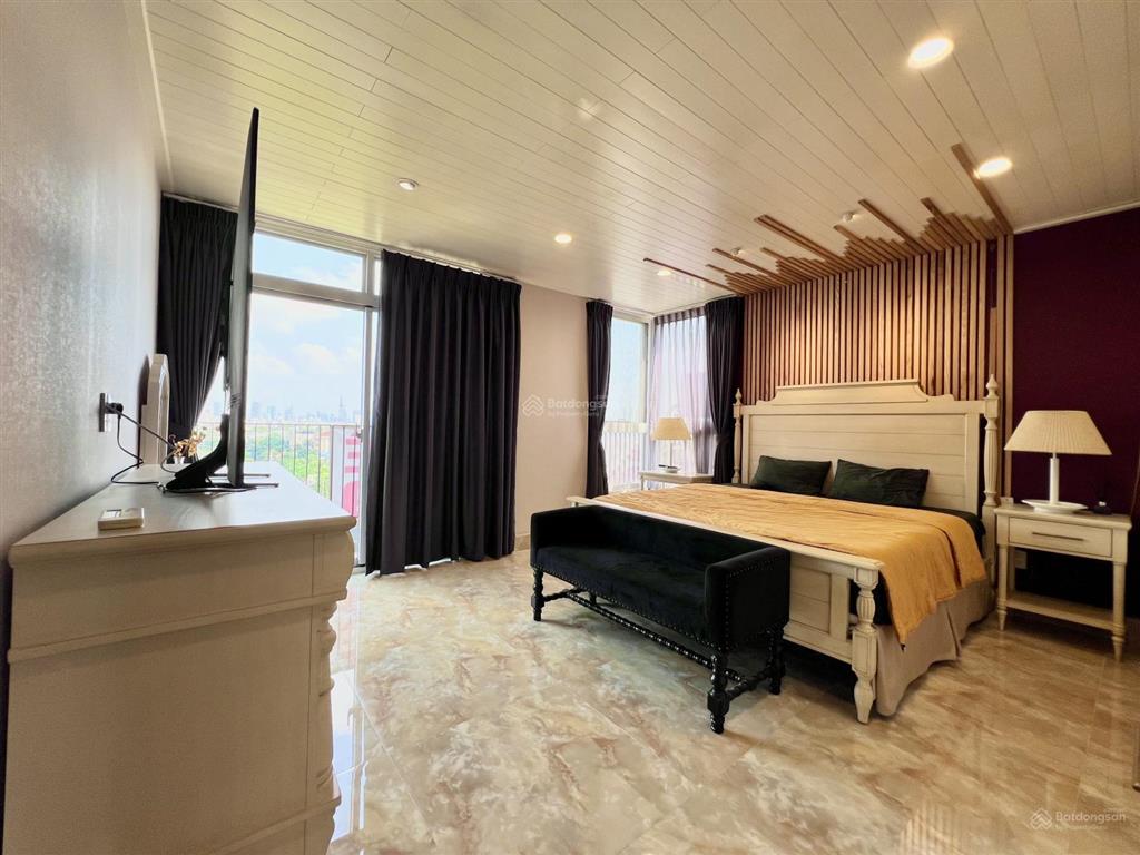 Bán penthouse chung cư star hill, phú mỹ hưng căn góc dt 242m2 3pn 3wc đầy đủ nội thất
