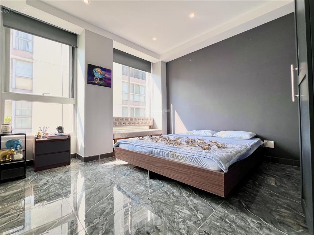 Bán penthouse chung cư star hill, phú mỹ hưng căn góc dt 242m2 3pn 3wc đầy đủ nội thất