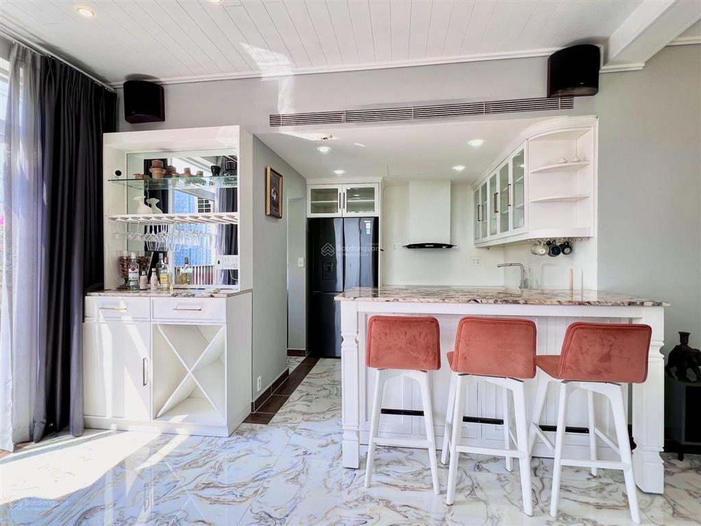Bán penthouse chung cư star hill, phú mỹ hưng căn góc dt 242m2 3pn 3wc đầy đủ nội thất
