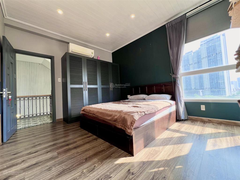 Bán penthouse chung cư star hill, phú mỹ hưng căn góc dt 242m2 3pn 3wc đầy đủ nội thất