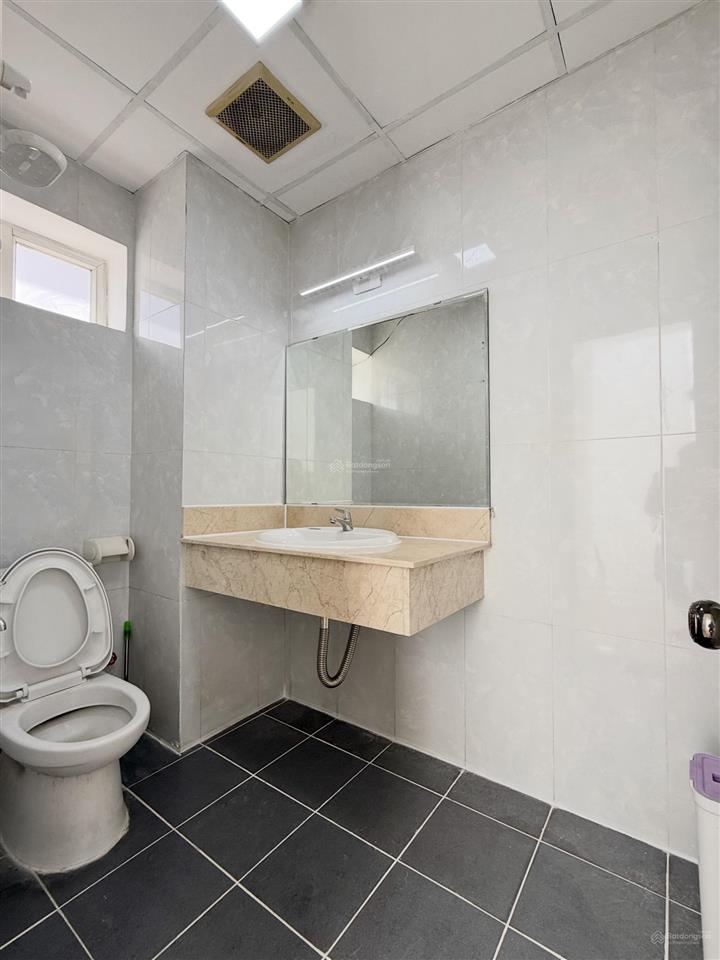 Cho thuê nhà phố đường số 2, khu hưng gia 1, phú mỹ hưng q7 dtsd 400m2 có hầm 5 lầu và thang máy