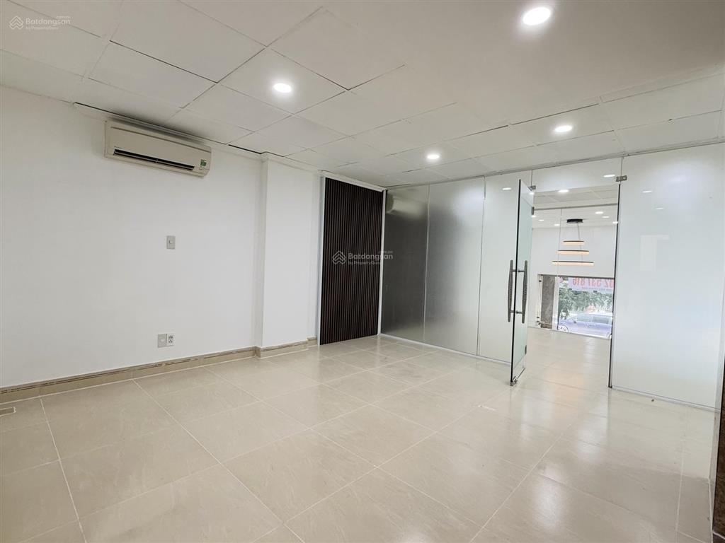 Cho thuê nhà phố đường số 2, khu hưng gia 1, phú mỹ hưng q7 dtsd 400m2 có hầm 5 lầu và thang máy