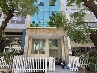 Cho thuê nhà phố đường số 2, khu hưng gia 1, phú mỹ hưng q7 dtsd 400m2 có hầm 5 lầu và thang máy